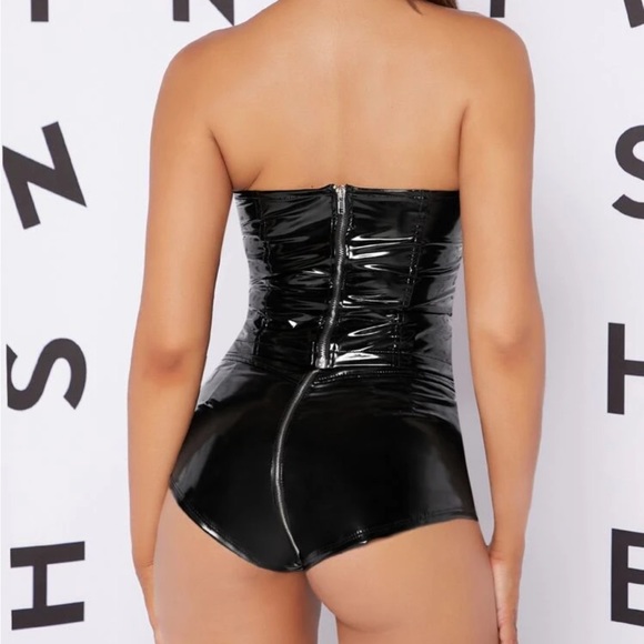 Patent Seam Front Tube Top And Shorts Set - Picture 2 of 7